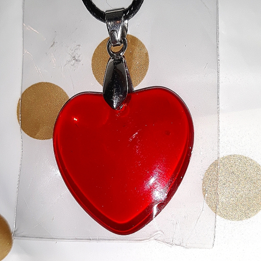 NEW Beautiful Red Heart Necklace Large pendant Black cord 18"-24"adjustable NWT - Picture 2 of 7